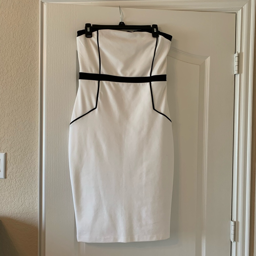 Express Strapless Dress with Piping